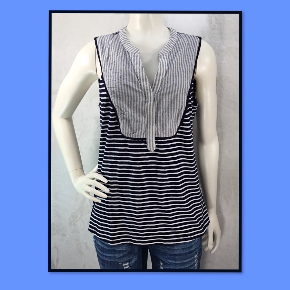 SKIES ARE BLUE SLEEVELESS TOP M